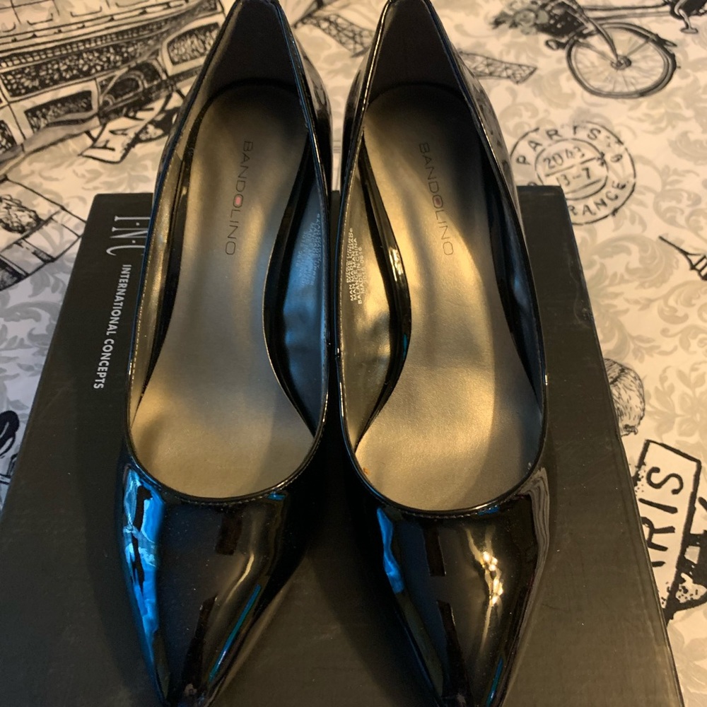 Brand new Bandolino heels